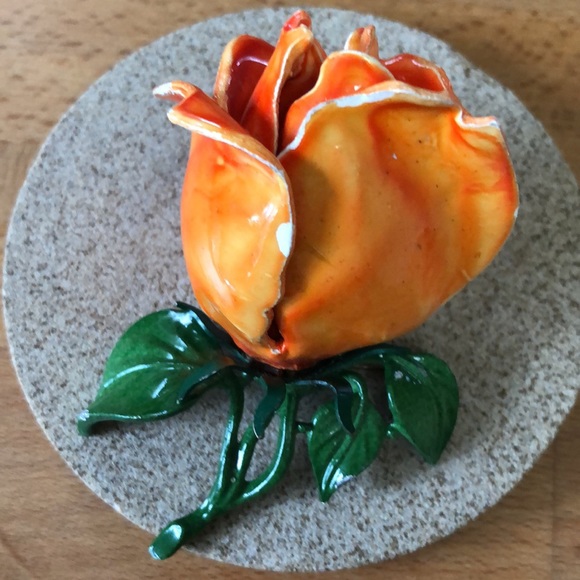 Vintage Painted Metal Rose Flower Brooch Enamel Antique - Picture 9 of 9